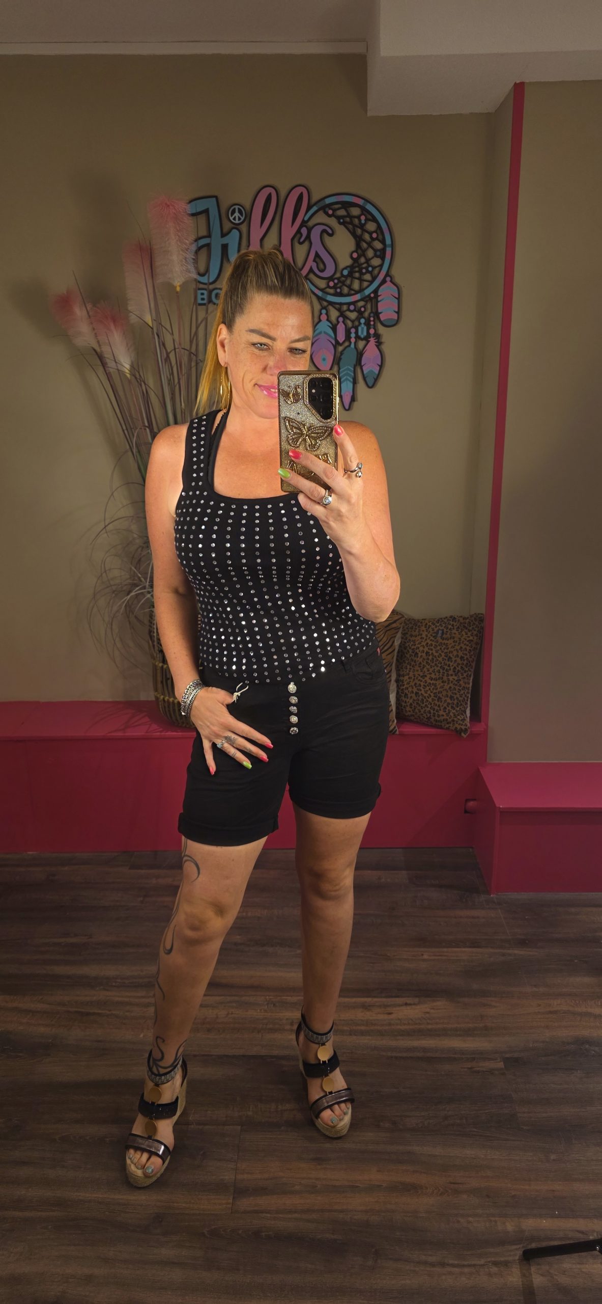Top stud black